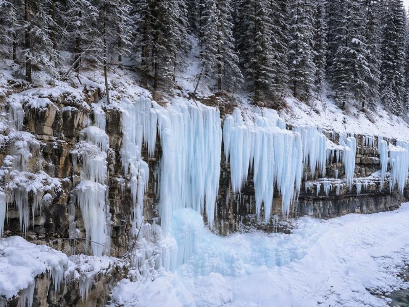 Johnston Canyon Icewalk Tour – Morning or Afternoon Guided Adventure